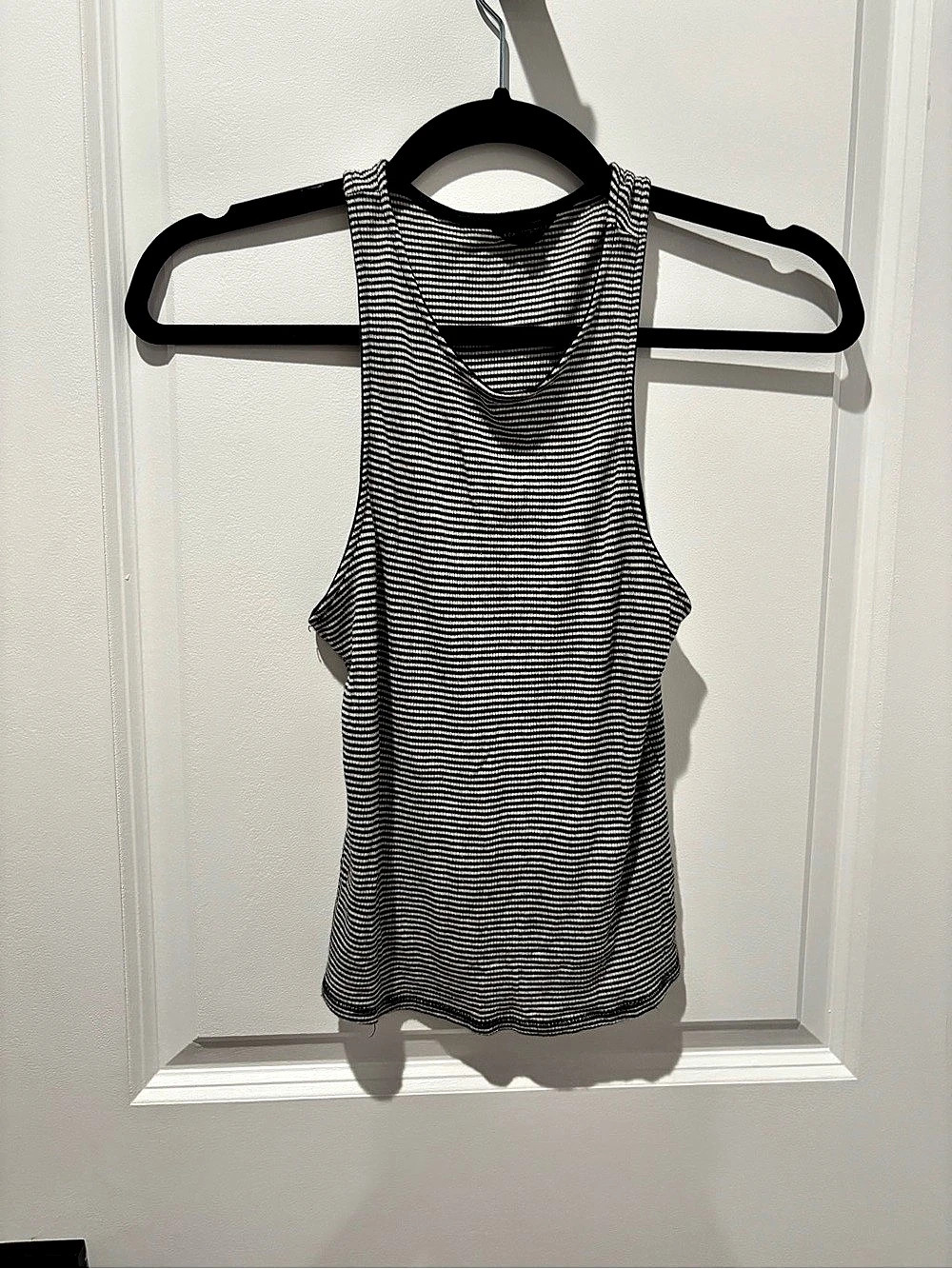 Aeropostale Striped Tank Top in Black & White Size Medium Like New